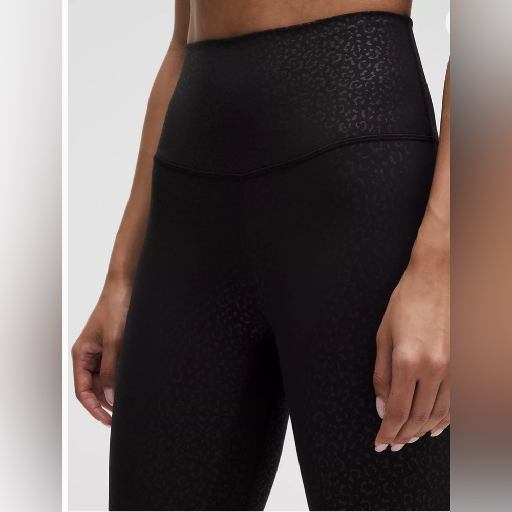NWT Limited Lululemon 4 Align High Rise Leggings 28"
Leopard Daisy Emboss Black - Picture 4 of 5